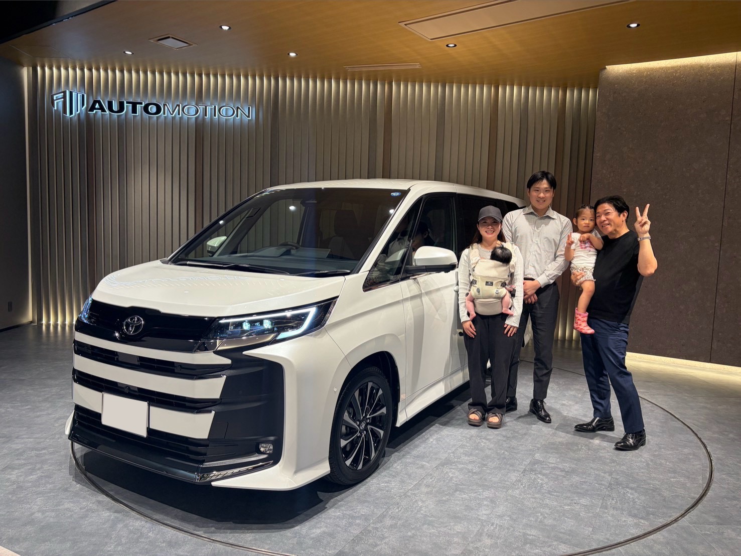 10月1日:ご納車 E様 新車ノア