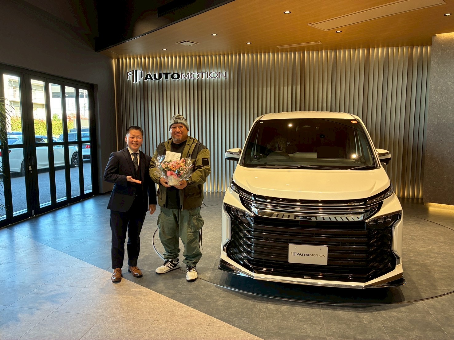 11月23日:ご納車 K様 ヴォクシー