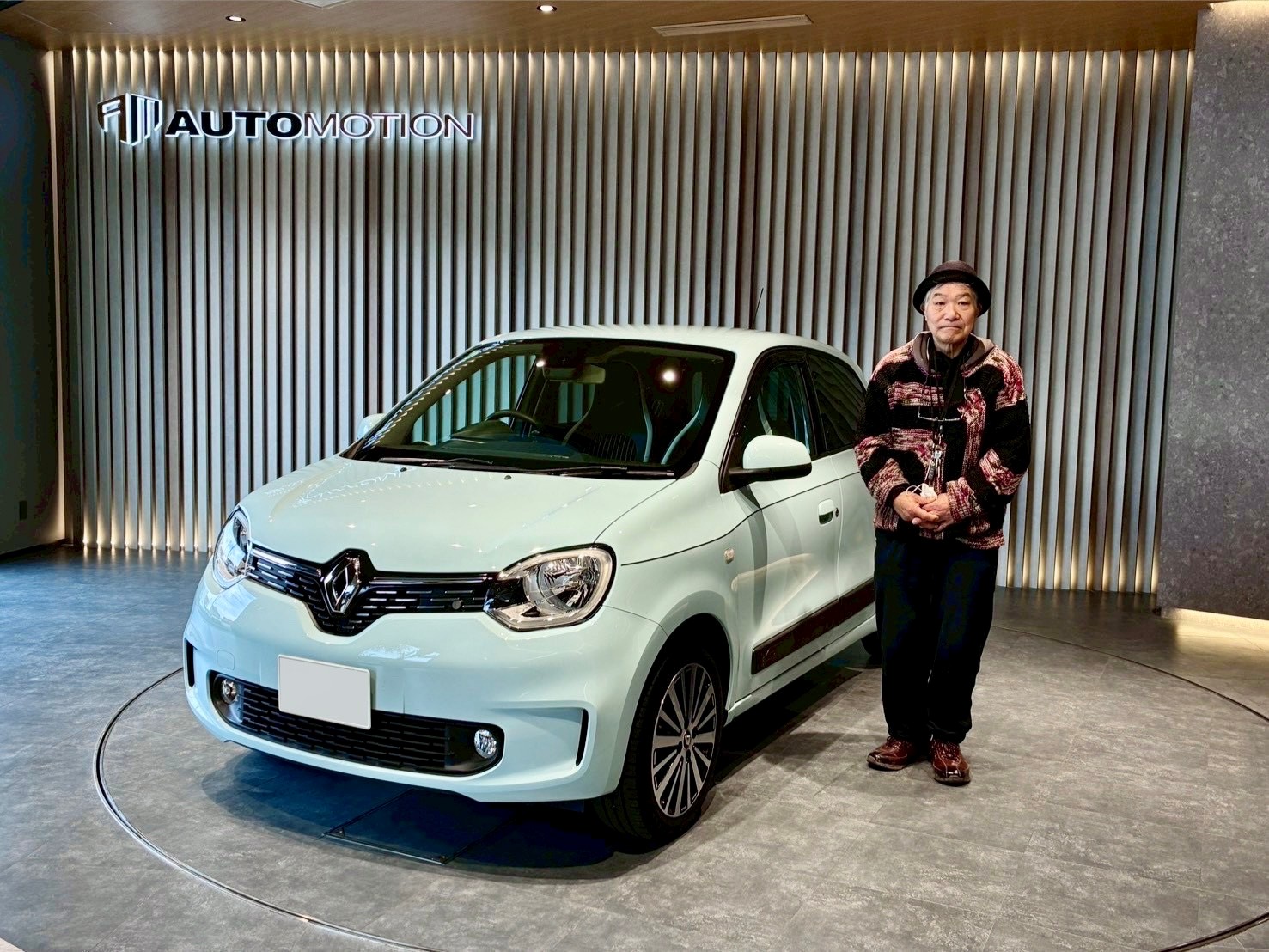 2月1日:ご納車 H様 ルノートゥインゴ