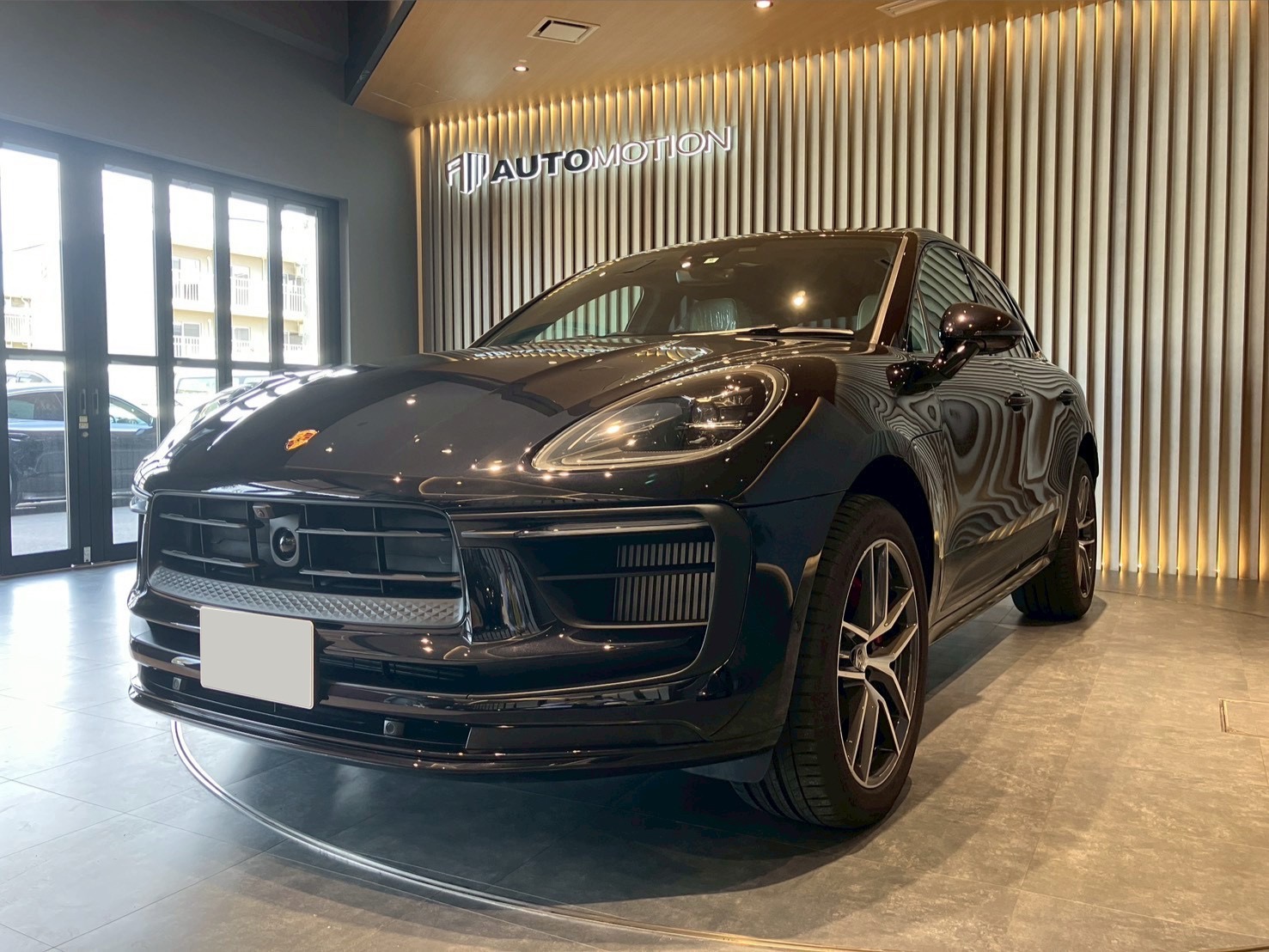 4月12日:ご納車 T様 ポルシェ マカン